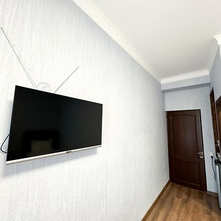 Armenia Hotel Ереван Екстериор снимка