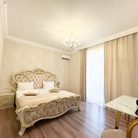 Armenia Hotel Ереван Екстериор снимка