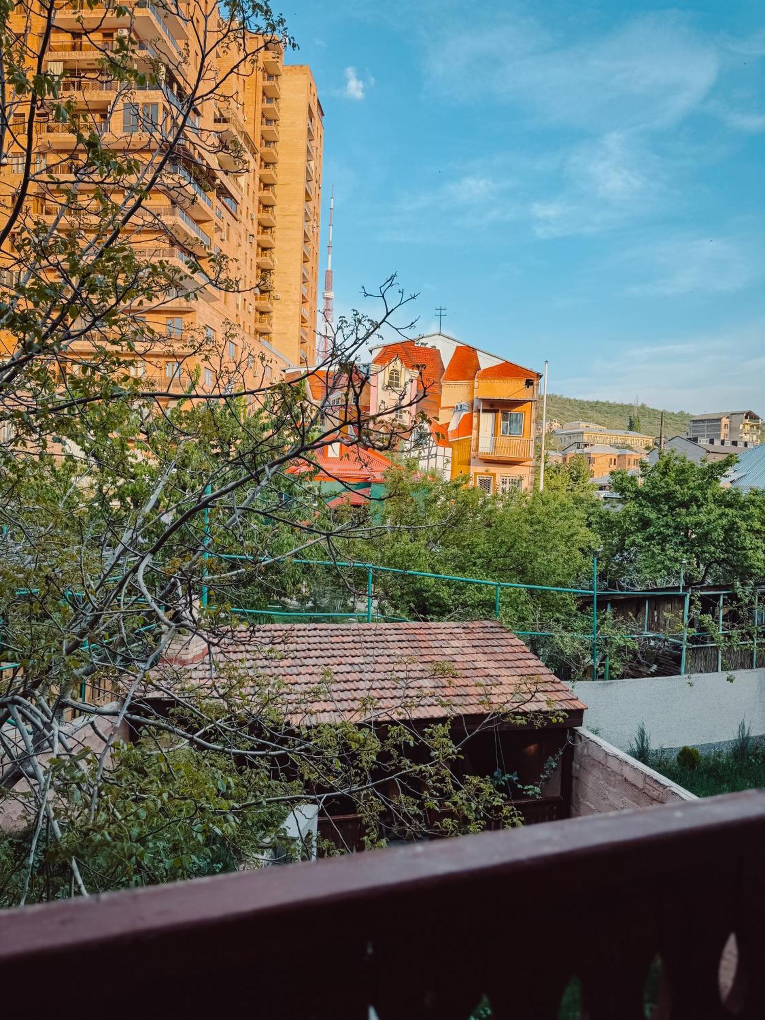 Armenia Hotel Ереван Екстериор снимка