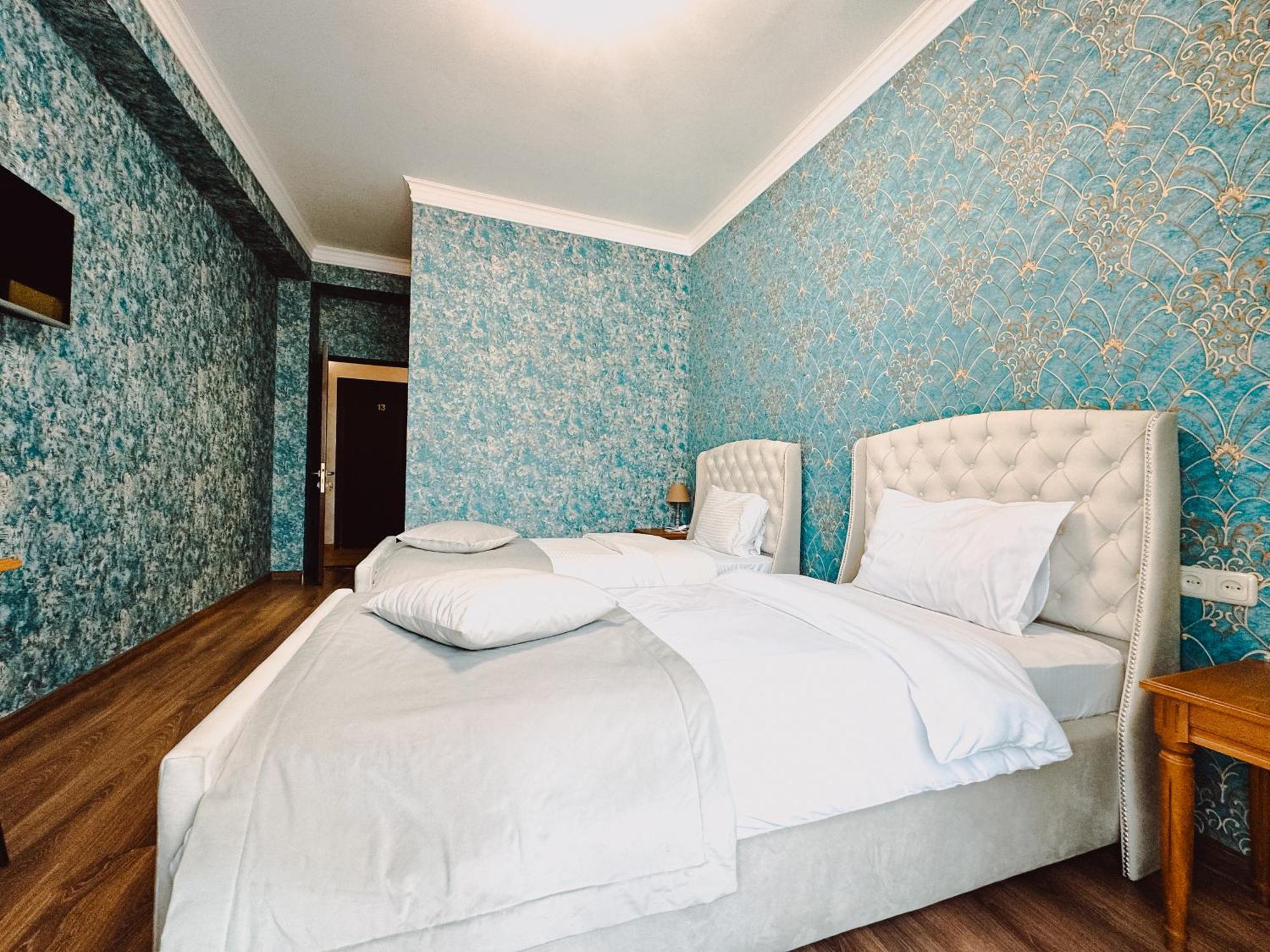 Armenia Hotel Ереван Екстериор снимка