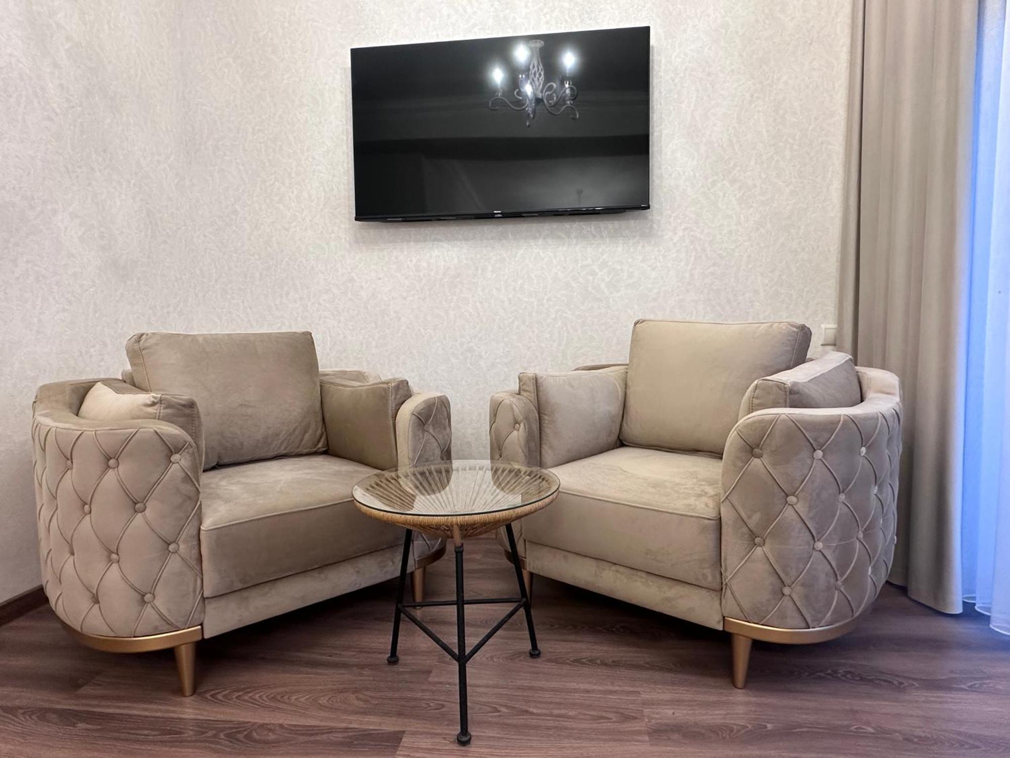 Armenia Hotel Ереван Екстериор снимка