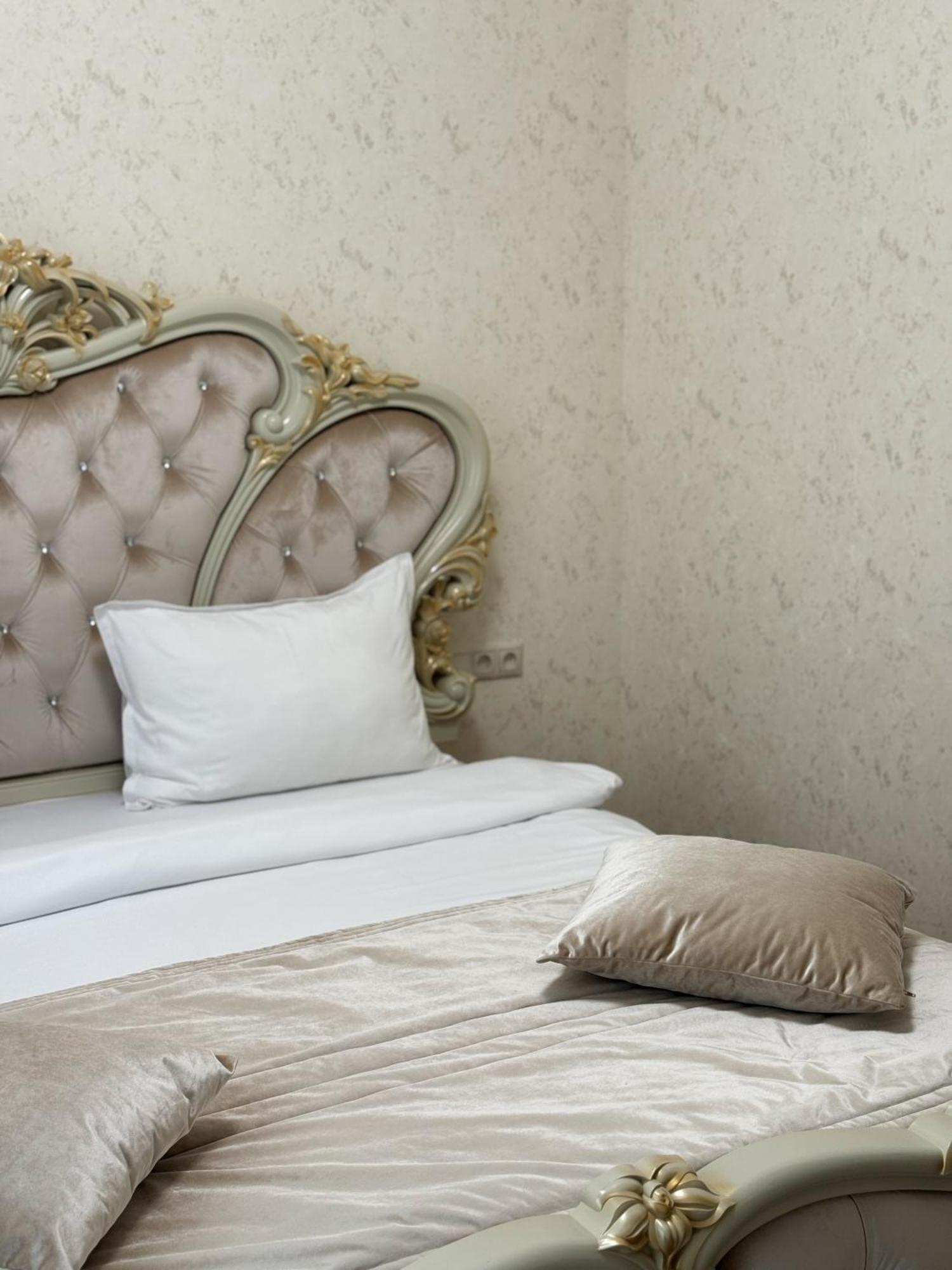 Armenia Hotel Ереван Екстериор снимка