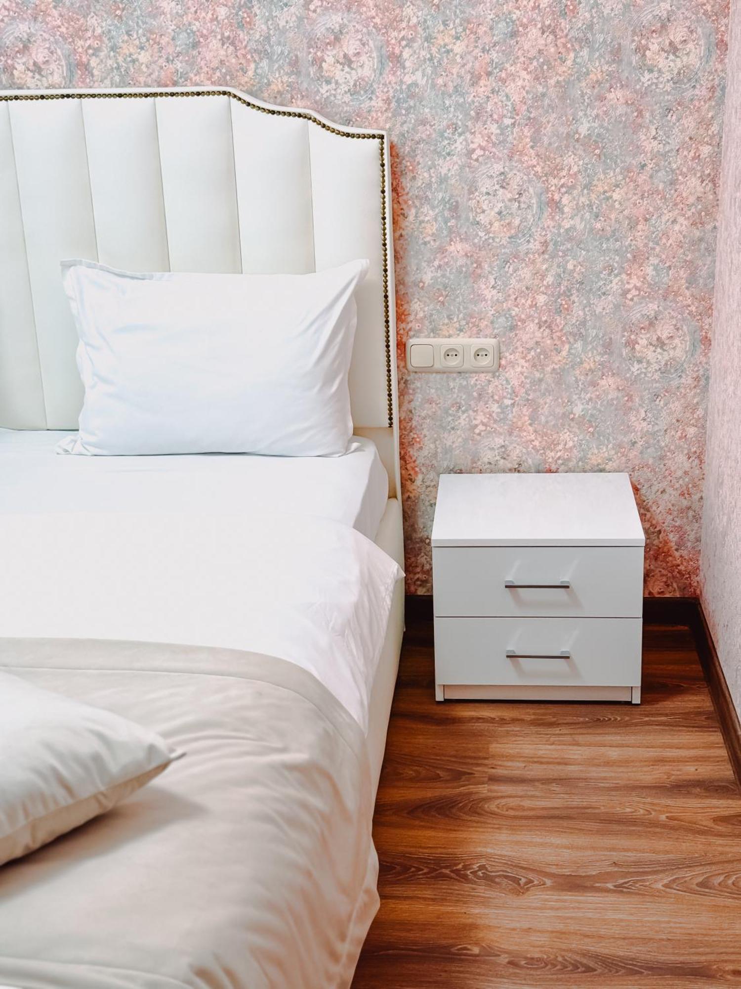 Armenia Hotel Ереван Екстериор снимка