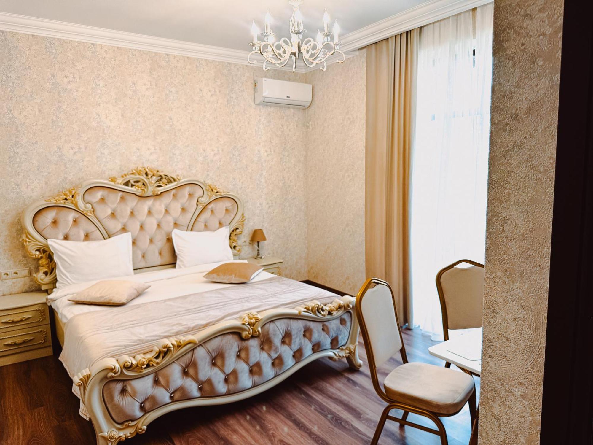 Armenia Hotel Ереван Екстериор снимка